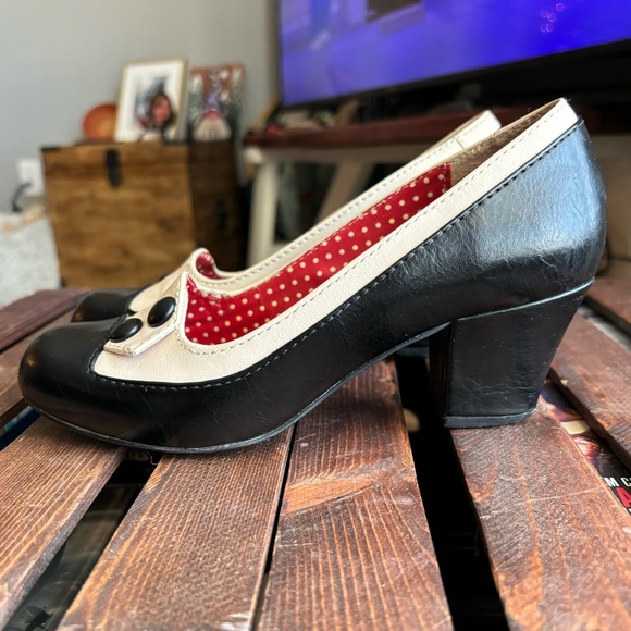 B.A.I.T. Pinup Heels - Picture 4 of 10